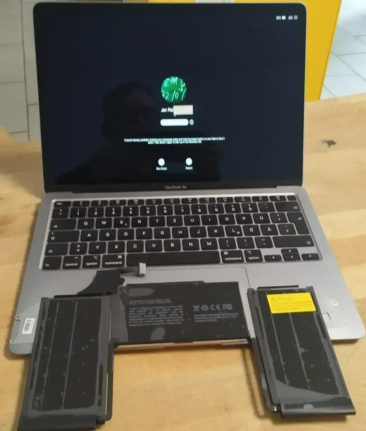 Macbook Akku Austausch Service Reparatur bei Star61