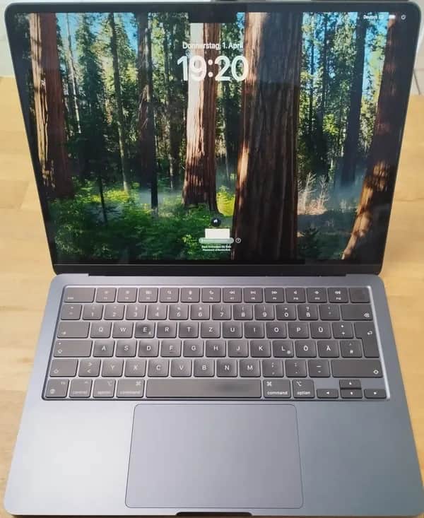 Apple MacBook Reparatur in Berlin gesucht? Star61 bietet Displaytausch, Akkureparatur & Wasserschadenhilfe mit Festpreisgarantie – schnell & professionell.