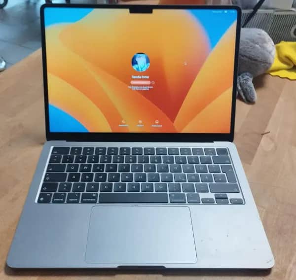 Macbook Pro Reparatur LED Display Austausch bei Star61 Berlin Prenzlauer Berg