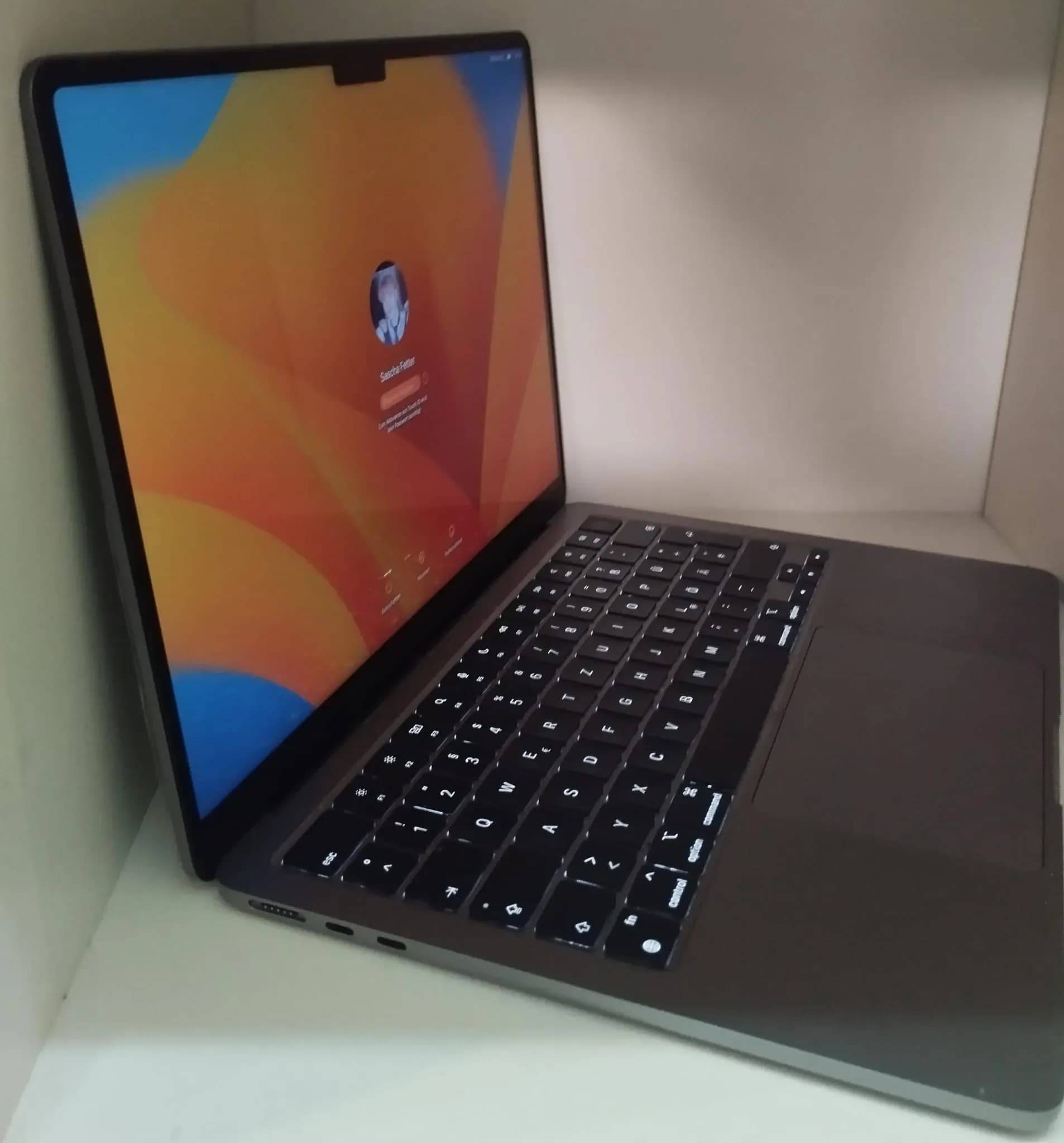 Macbook Pro Reparatur LED Display Austausch bei Star61 Berlin Prenzlauer Berg